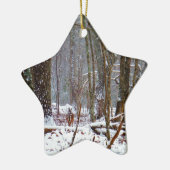 雪の中の白い尾の鹿 セラミックオーナメント (左)