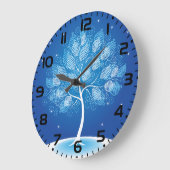 雪の中の白い木 ラージ壁時計 (傾斜)