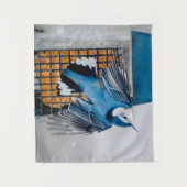 雪の中の白い胸のヌサッチ – オリジナル写真 タペストリー (正面)