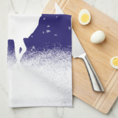 雪の中の白い鹿 キッチンタオル (四つ折り)