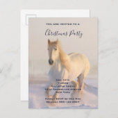 雪の中の美しい白い馬フォトクリスマス インビテーションポストカード (正面/裏面)