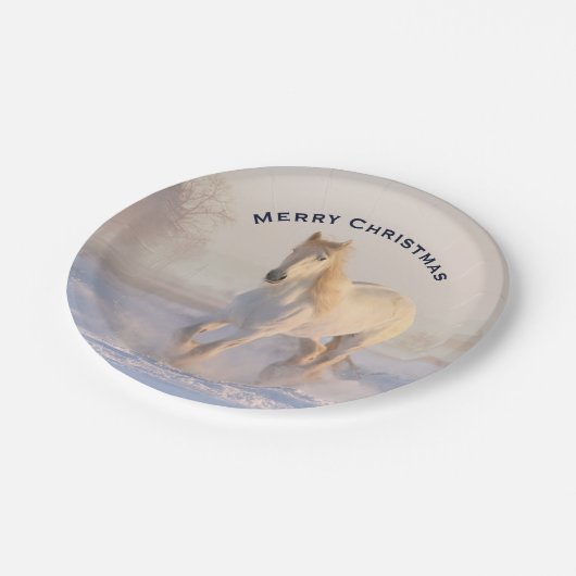 雪の中の美しい白い馬フォトクリスマス ペーパープレート (アングル)