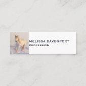 雪の中の美しランニングい白馬の馬 スキニー名刺 (正面)