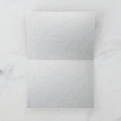雪の中の茂みの下にいるカユーシャウサギ シーズンカード (内部)
