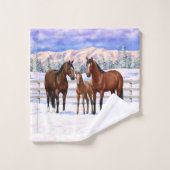 雪の中の茶色のベイ四分の馬 バスタオルセット (ウォッシュタオル)