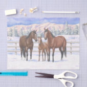 雪の中の茶色のベイ四分の馬 薄葉紙 (クラフト)