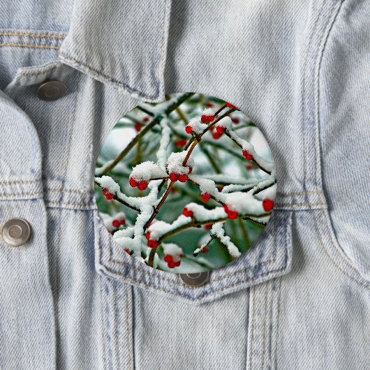 雪の中の赤い果実(2025) 缶バッジ (インサイチュ)