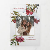 雪の中の赤い水色の冬の果実の写真 三つ折りカード (カバー)