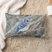 雪の中の青いカケス ランバークッション (ブランケット)