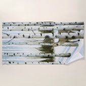 雪の中の鹿 ビーチタオル (正面)