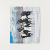 雪の中の黒いピント絵を描4分の1馬 タペストリー (正面)