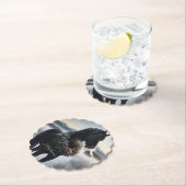 雪の中の黒い馬とクリスマスリース ペーパーコースター (インサイチュ)