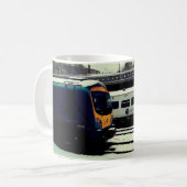 雪の中の2本の列車 コーヒーマグカップ (正面左)