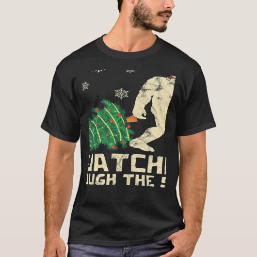 雪の中をスクルチングイエティのクリスマス Tシャツ (正面)