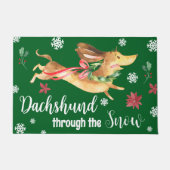 雪の中をダックスフントかわいい犬のクリスマス ドアマット (正面)
