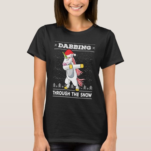 雪の中をダビングUnicorn醜いクリスマ Tシャツ (正面)