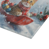 雪の中を歩くアビシニアン猫 カッティングボード (角)
