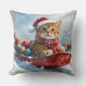 雪の中を歩くアビシニアン猫 クッション (正面)