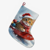 雪の中を歩くアビシニアン猫 ラージクリスマスストッキング (正面 (吊り時))