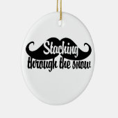 雪の中を歩く セラミックオーナメント (右)