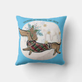 雪の中を男の子がダックシュント クッション (裏面)