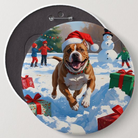 雪の中を走るクリスマス帽のピットブル犬 缶バッジ (正面&裏面)