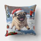 雪の中を走るパグ犬のクリスマス帽 クッション (裏面)