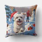 雪の中を走るマルチーズ犬のクリスマス帽 クッション (裏面)