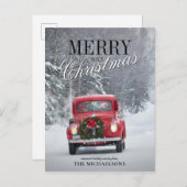雪の中を走る赤いピックアップトラック シーズンポストカード (正面/裏面)