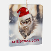 雪の中を駆け抜けるメインのクーンキャット セラミックオーナメント (右)