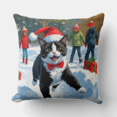 雪の中走のタキシード猫の帽子 クッション (正面)