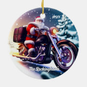 雪の中、バイクに乗ったサンタ セラミックオーナメント (裏面)