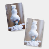 雪の人形Vを建てた バッジ (正面＆裏面)