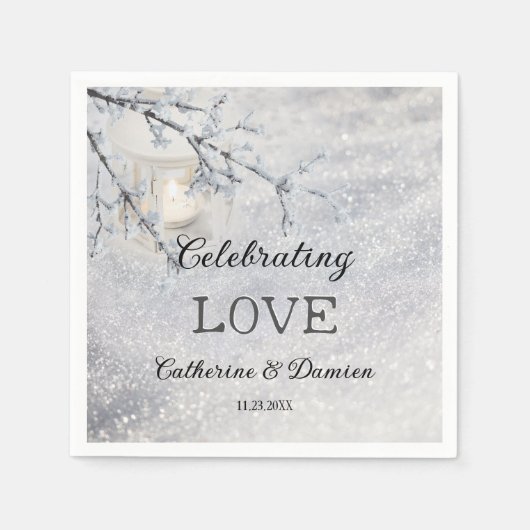 雪の冬のきらめく結婚式のランタン スタンダードカクテルナプキン (正面)