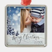 雪の冬のワンダーランドのクリスマスカスタム写真 メタルオーナメント (正面)