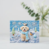 雪の冬の情景にいるフェルトの犬 ポストカード (スタンド正面)
