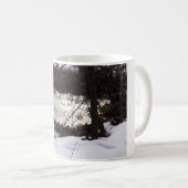 雪の反射のマグ コーヒーマグカップ (正面右)