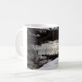 雪の反射のマグ コーヒーマグカップ (正面左)