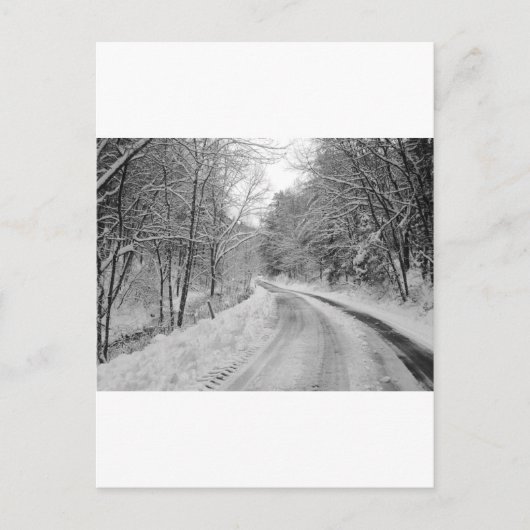 雪の国道 黒と白のイメージ ポストカード (正面)