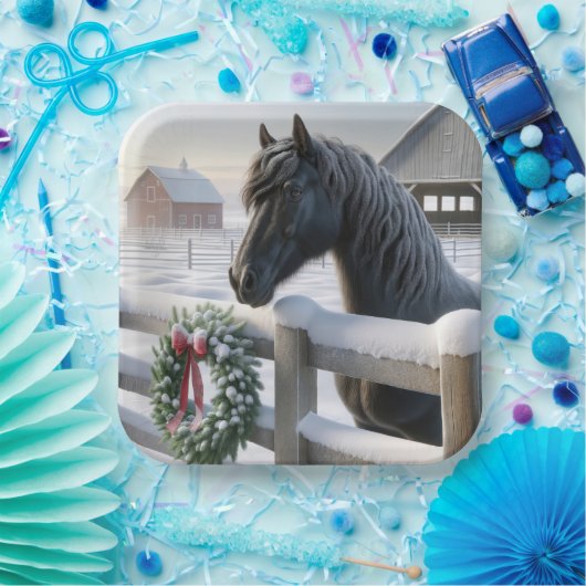 雪の多いクリスマスのリースを持つ黒馬 ペーパープレート (パーティー)