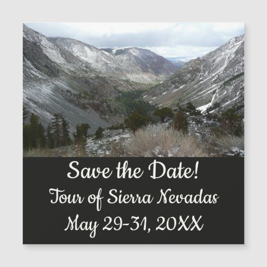 雪の多いシエラネバダ山脈をドライブする (正面)