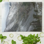 雪の多いシエラネバダ山脈をドライブする キッチンタオル (折り畳み)