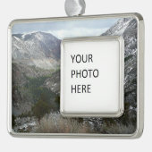 雪の多いシエラネバダ山脈をドライブする シルバープレートフレームオーナメント (左)