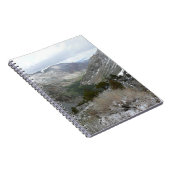 雪の多いシエラネバダ山脈をドライブする ノートブック (右側)