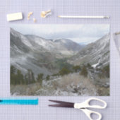 雪の多いシエラネバダ山脈をドライブする 薄葉紙 (クラフト)