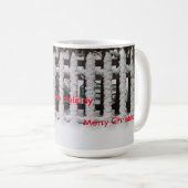 雪の多いピケットフェンス コーヒーマグカップ (正面右)