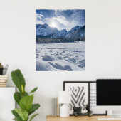 雪の多いフシネ湖で晴れ凍っていた冬の日 ポスター (ホームオフィス)