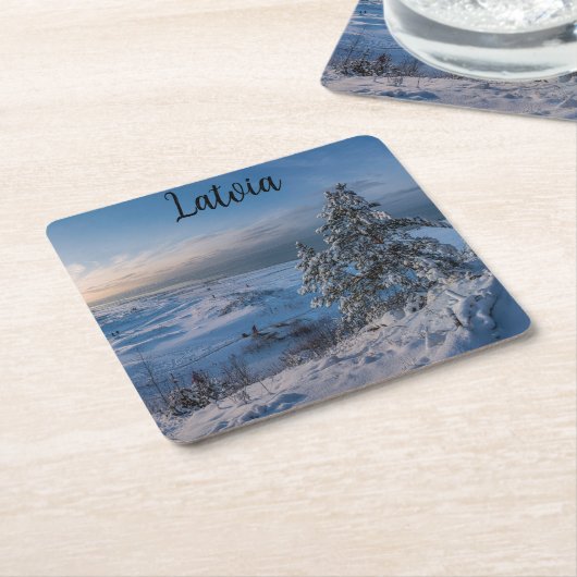 雪の多い冬のバルト海沿岸 スクエアペーパーコースター (アングル)