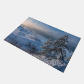 雪の多い冬のバルト海沿岸 ドアマット (アングル)