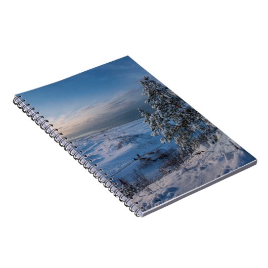 雪の多い冬のバルト海沿岸 ノートブック (右側)